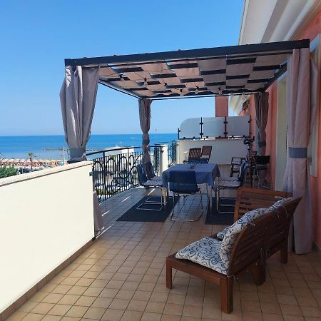 Penthouse On The Adriatic Sea Martinsicuro Exterior foto