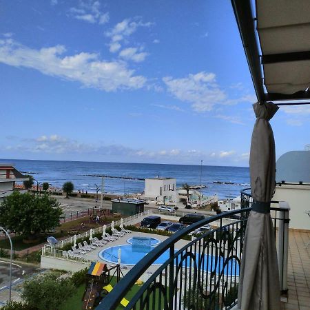 Penthouse On The Adriatic Sea Martinsicuro Exterior foto