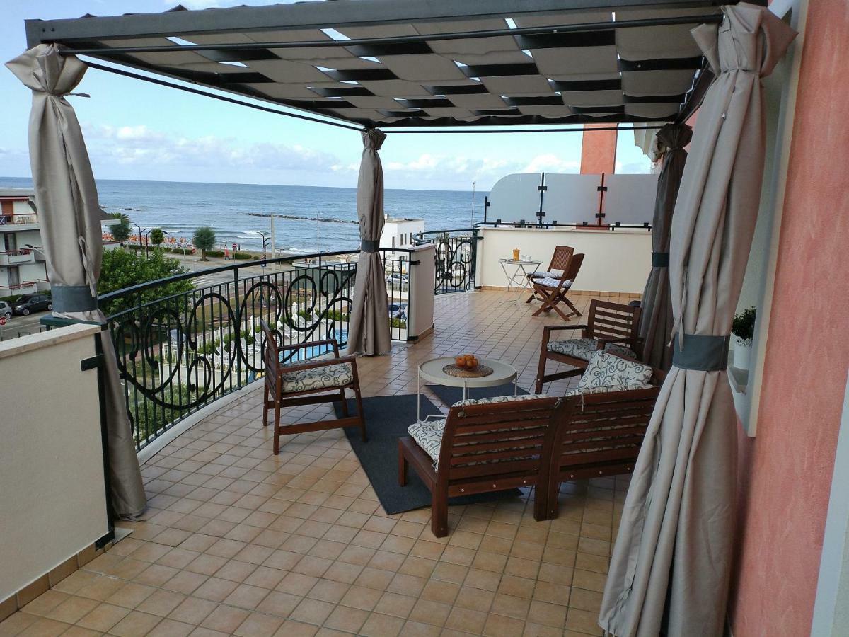Penthouse On The Adriatic Sea Martinsicuro Exterior foto